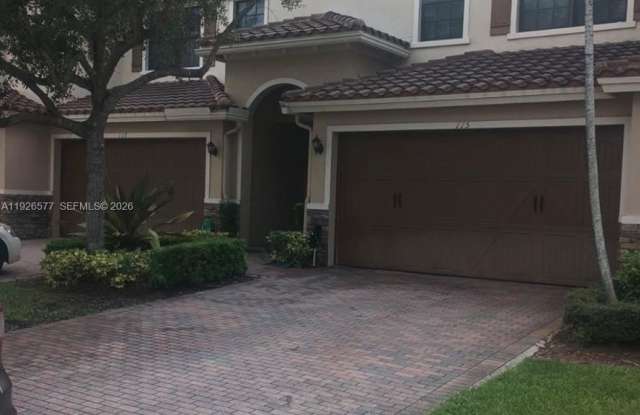 115 E Riverwalk Cir E