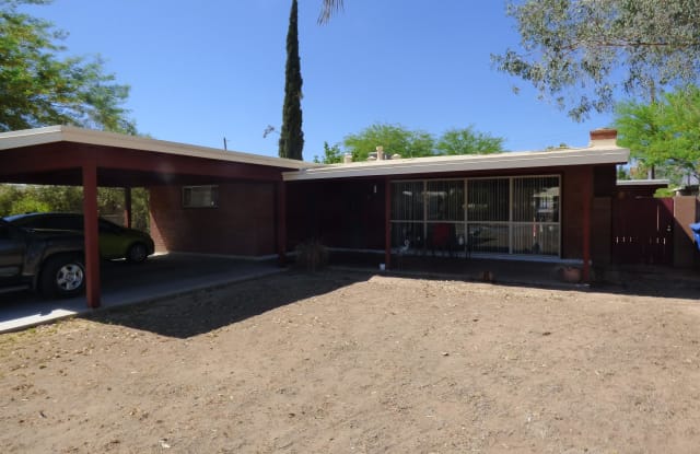 2519 E RICHARDS Place - 2519 East Richards Place, Tucson, AZ 85716