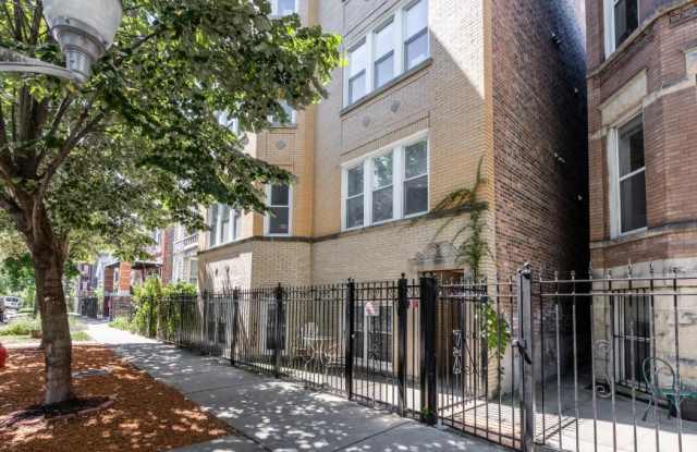 1430 N Maplewood Ave