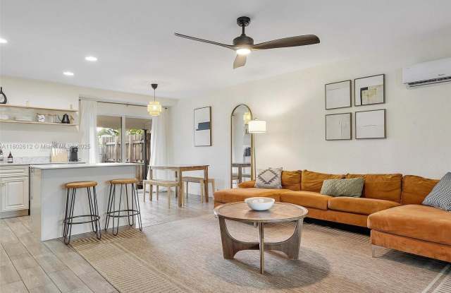 Photo of 300 SW 23rd St