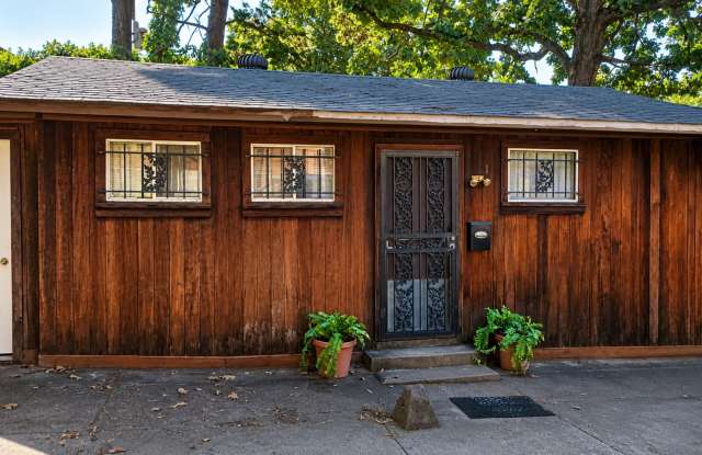 Studio Apartment