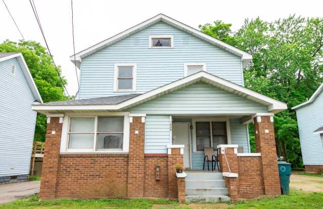 Photo of 1409  1409 1/2 W Jackson St