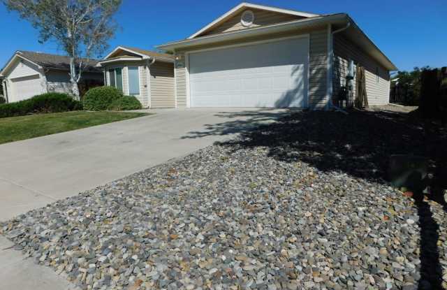 Spacious Home in Dove Creek Sub-Division