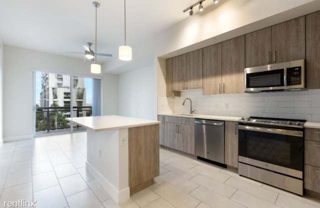 Photo of 270 Biscayne Blvd Way