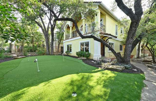 Photo of 6Bed/4Bath in West Campus