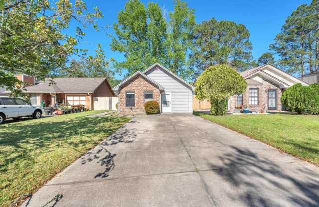 Photo of Charming 2 Bedroom Florida Cottage in Convenient Location!!