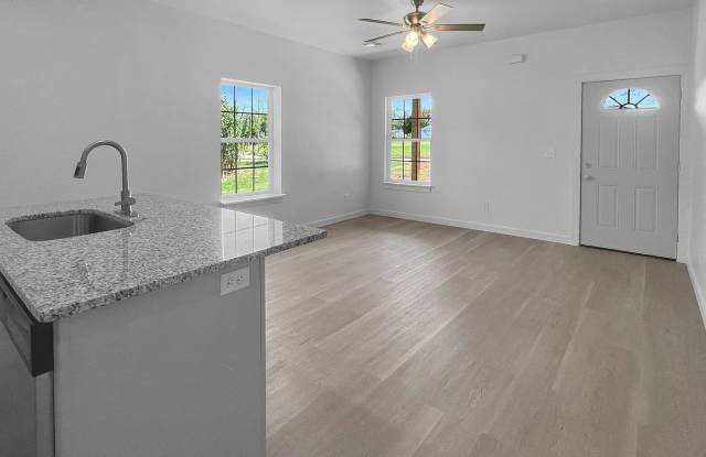 Charming 2-Bedroom Rental Home in Prime Lawton Location!