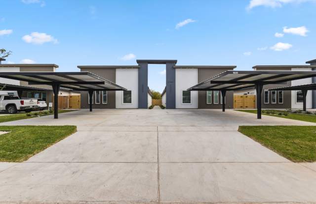 Photo of 2904 S Links Drive - 1