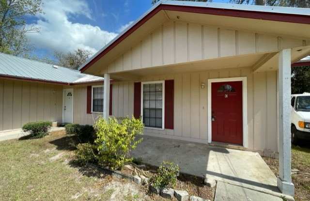 803 Meadowbrook Dr - C