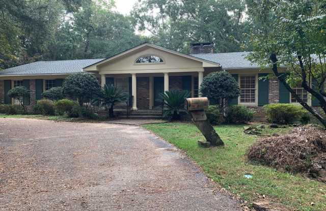 Rare Property on 2.5 Acres in the Heart of Spring Hill - 246 McGregor Avenue, Mobile, AL 36608