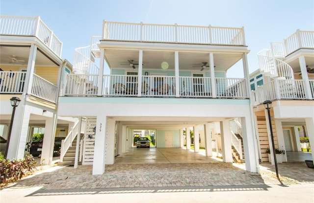 Photo of 375 NE Wharf Way