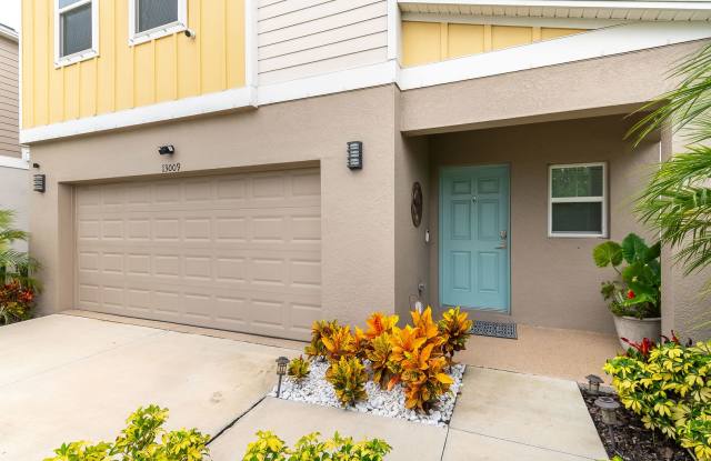 Stunning, Pet-Friendly, 4 Double bedroom, 2.5 Bathroom Home in Crosswind Point, Parrish