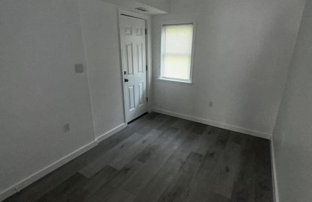 408 Chaplin Street Southeast - 4