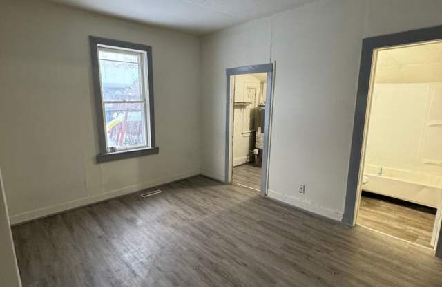 Photo of 2 Bed/ 1 Bath Apartment!