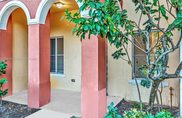 107 S Santa Catalina Cir