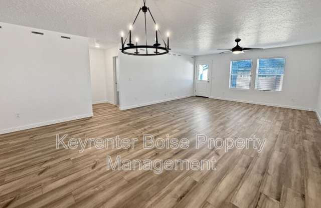 10978 W Hidden Point Dr