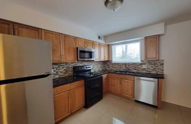 900 S Plum Grove Road