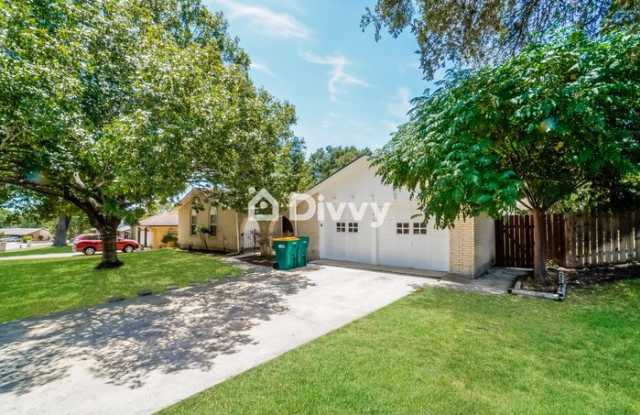 13619 Oak Breeze