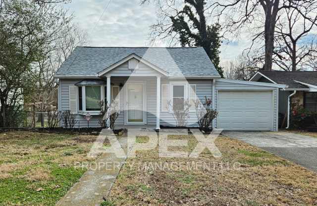 Craftsman Style 2 Bd 1 Ba Single Family Home w/Bonus rm  Garage in North Knox!