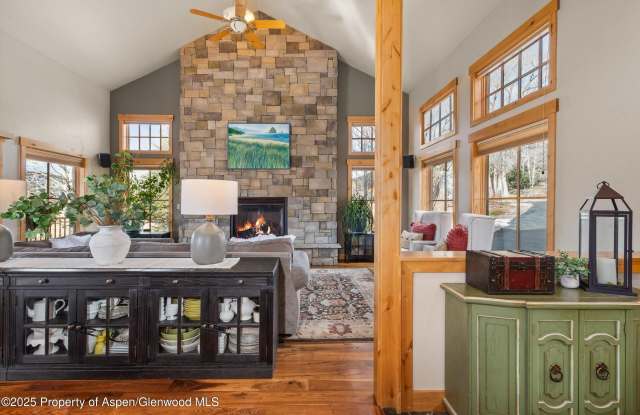 Photo of 579 Larkspur Drive