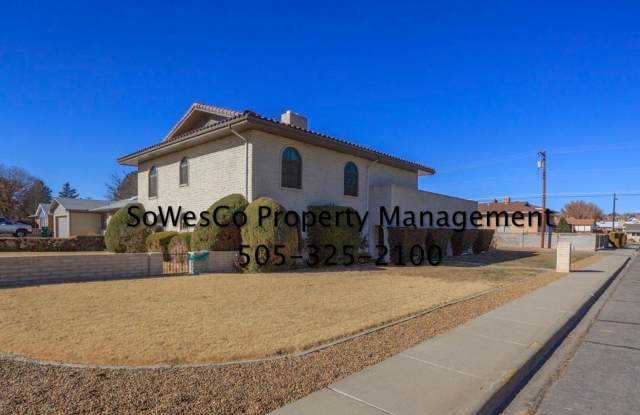 Huge 5 Bedroom 3 Bath Home with Refrigerated Air photos photos