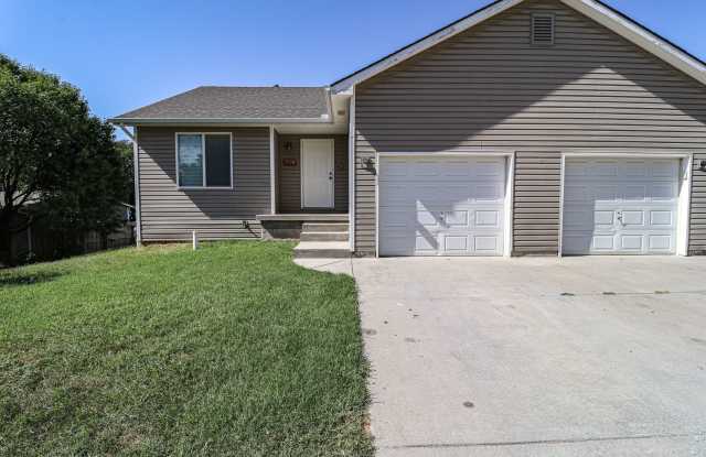 Photo of 1104 W Clyde