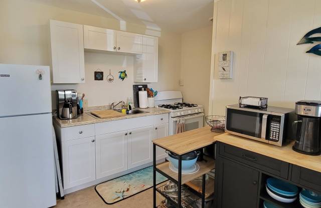485 Waianuenue Avenue - 215Apt. 215