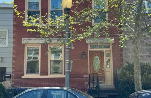 Photo of 472 Ridge Street NW