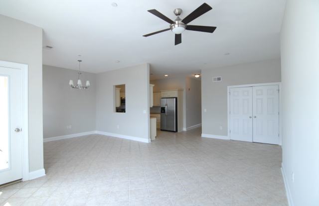 Downtown City Living Spacious 1 bedroom 1 bathroom in the heart of Greensboro