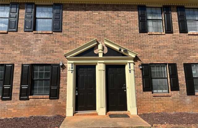 880 Five Forks Trickum Road unit: 882