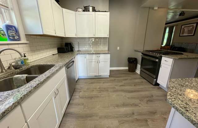 9 Bedroom - PRE-LEASING FOR MID-MAY