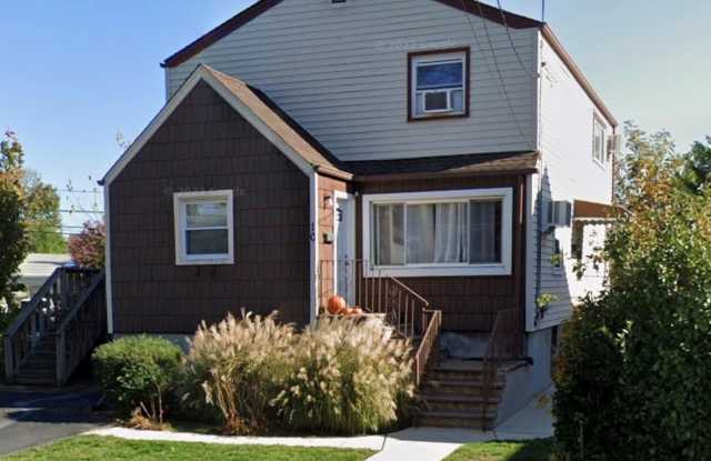 Photo of 10 3rd Avenue