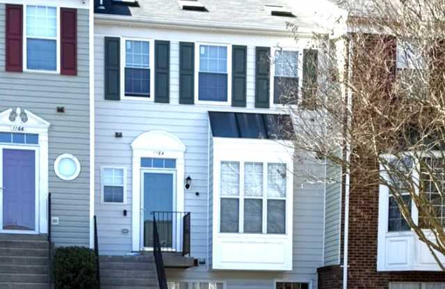 1160 Wickford Ct # 10F