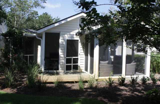 Old Village Cottage - 1.5 Blocks to Pitt Street Bridge photos photos