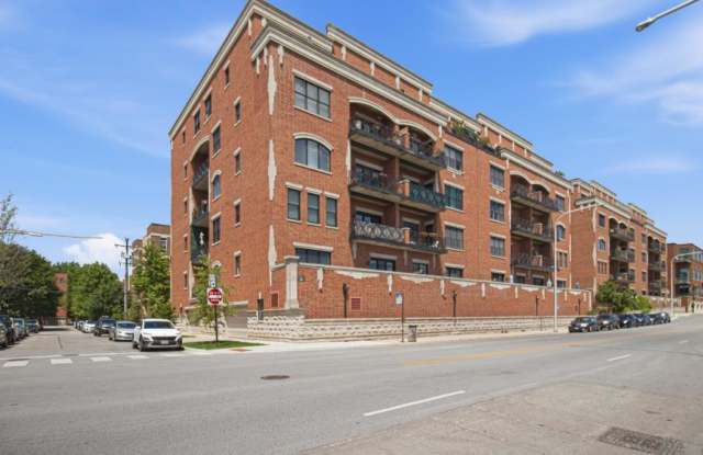 2801 N Oakley Ave