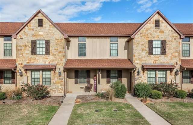 Photo of 3305 Cullen