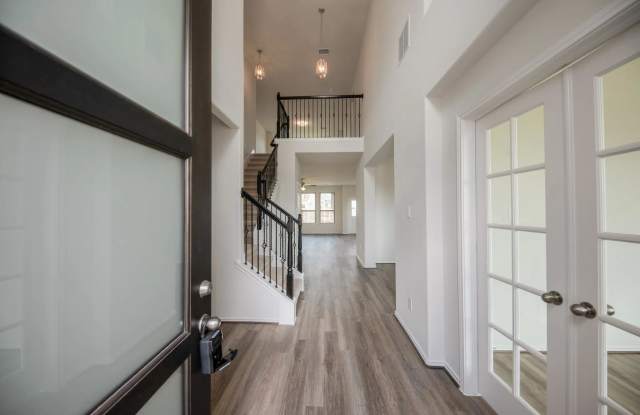 32402 Clouser Crawdad Court