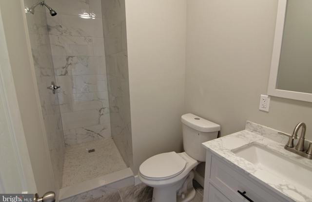 13 W 4TH Street unit: B