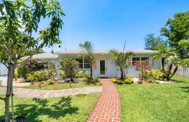 215 NE 17th Street