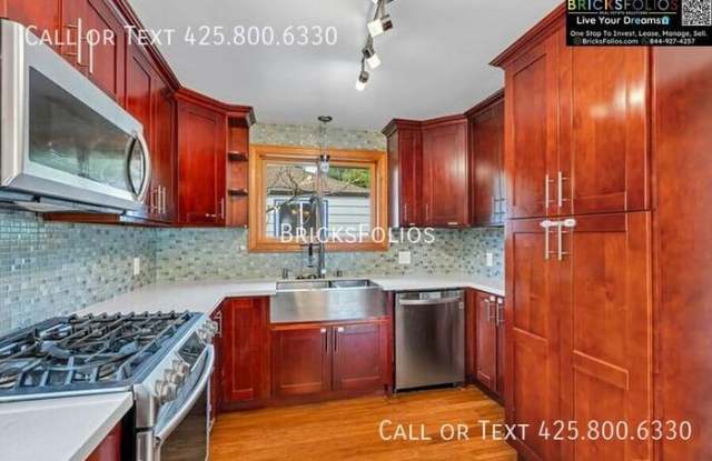 11539 Corliss Avenue North