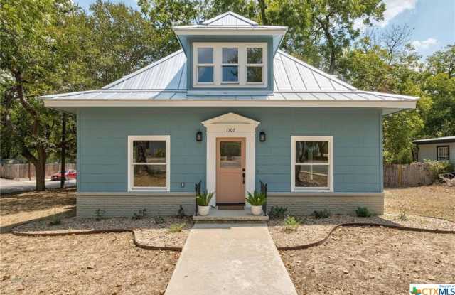 1107 W San Antonio Street