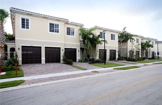 2579 SW 81 - 2579 Southwest 81st Terrace, Miramar, FL 33025