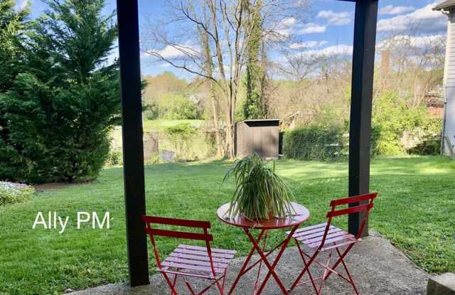 925 Henry Avenue Unit B - 1