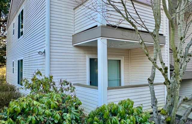 Photo of Charming 2 Bedroom Condo minutes from I5 and the Alderwood Mall. Half off the first months rent!!!