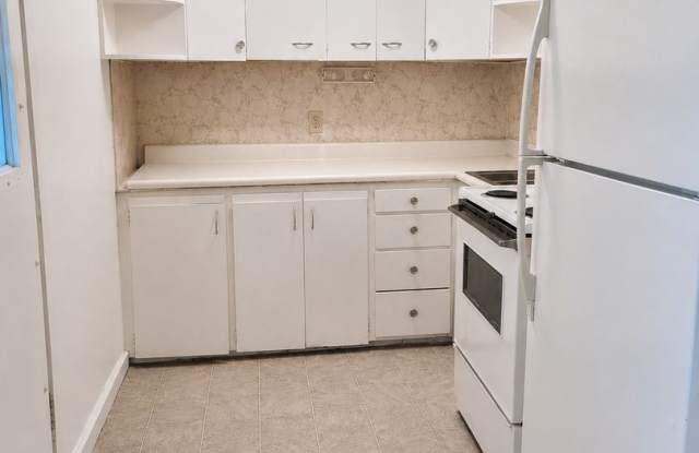 Small 2 bedroom 1 bath house