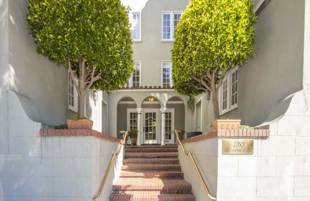 2760 Sacramento Street