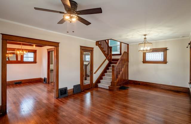 1717 7th Ave SE