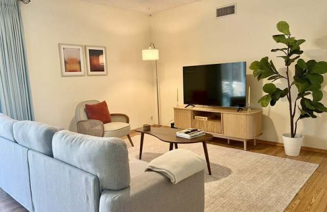 116 E Campus View Dr