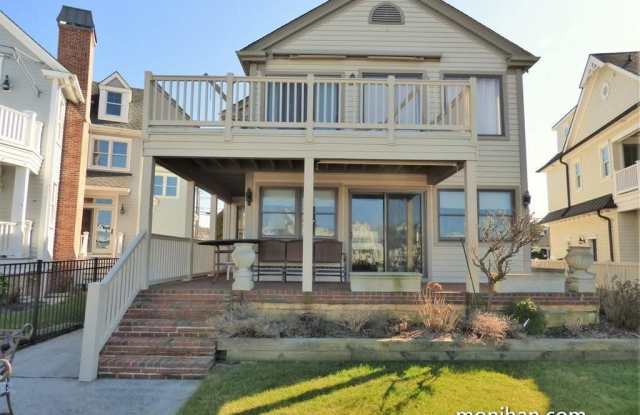 230 W Atlantic Blvd