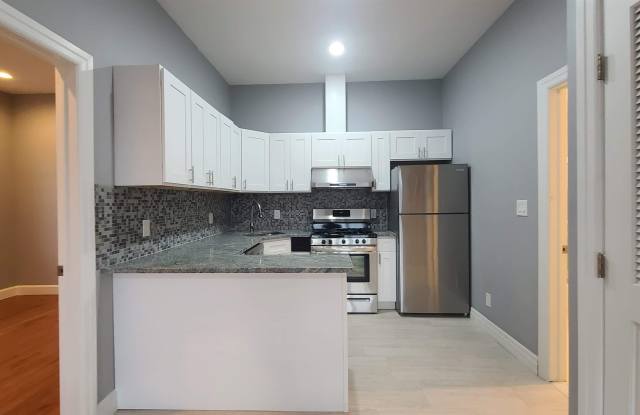 100 GRIFFITH ST